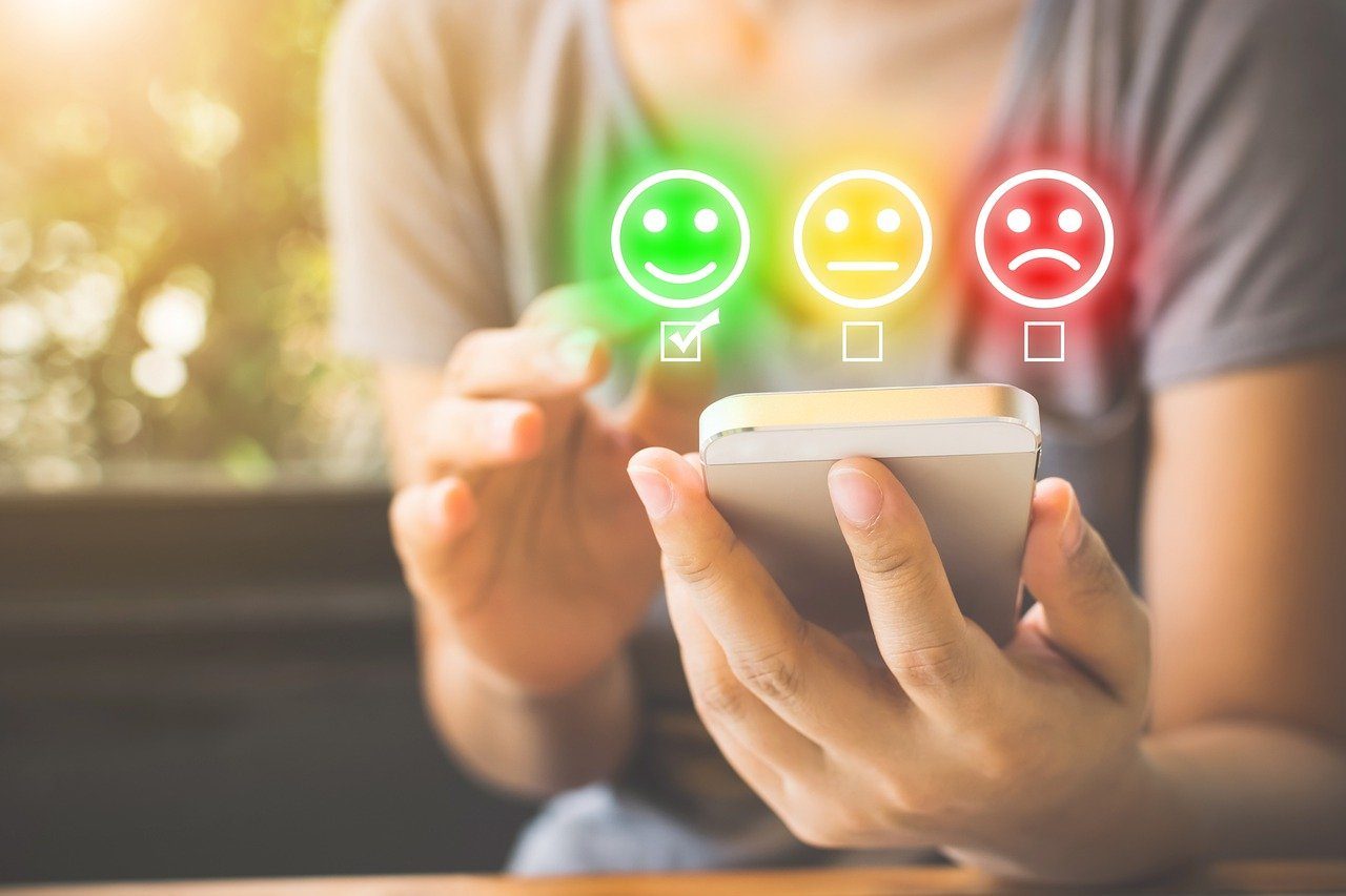 Smileys on smartphone